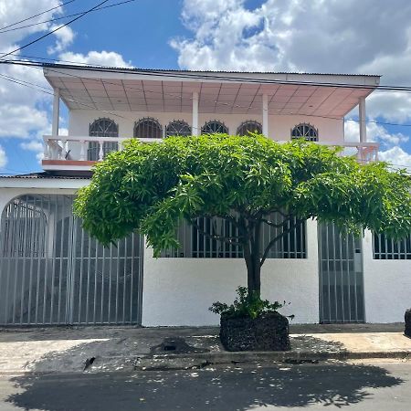 Casa Robles - Room Close To Airport #2 Managua Dış mekan fotoğraf