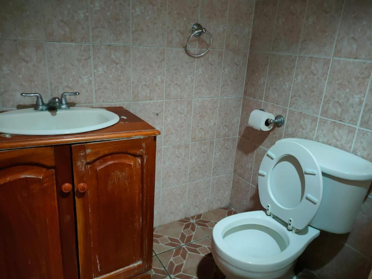 Casa Robles - Room Close To Airport #2 Managua Dış mekan fotoğraf