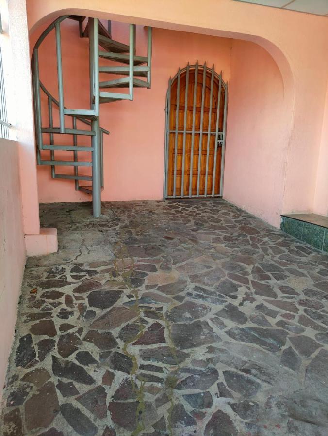 Casa Robles - Room Close To Airport #2 Managua Dış mekan fotoğraf